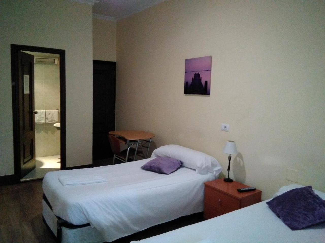 Hostal Ancla Dorada Vigo Esterno foto