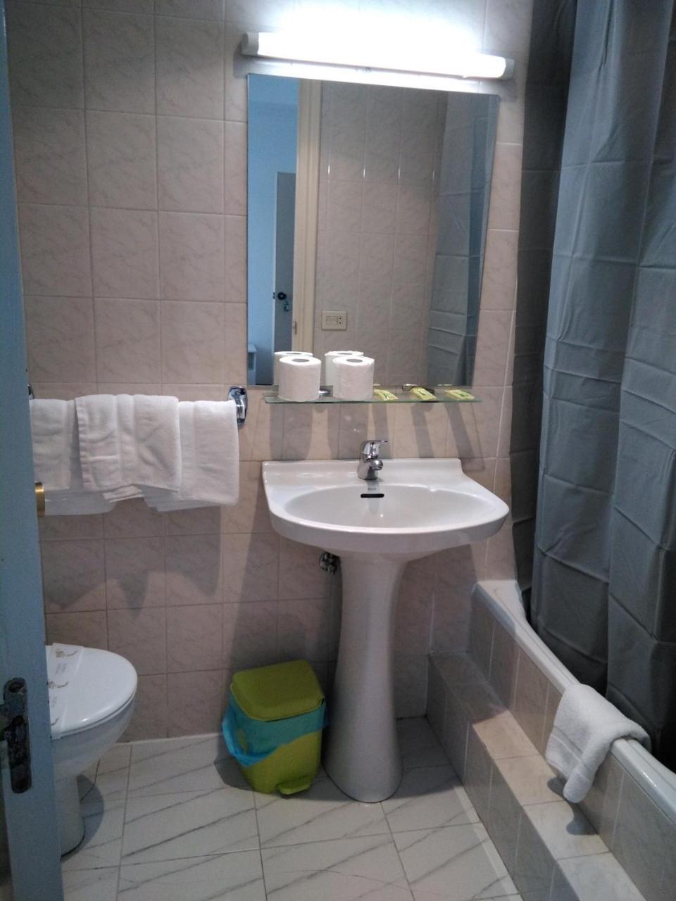 Hostal Ancla Dorada Vigo Esterno foto